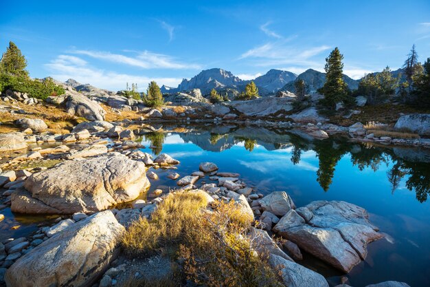 Randonnée dans la gamme Wind River dans le Wyoming, USA. Saison de l'automne.