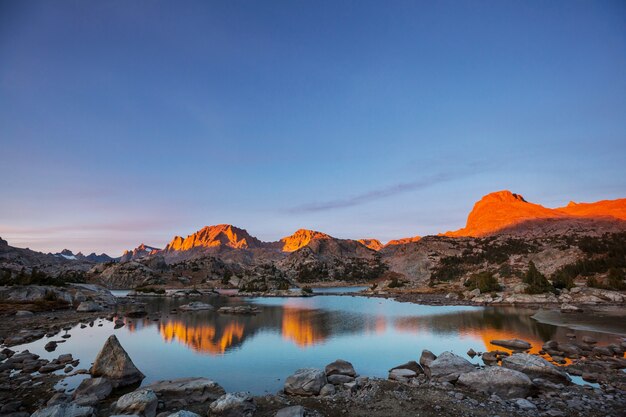 Randonnée dans la gamme Wind River dans le Wyoming, USA. Saison de l'automne.