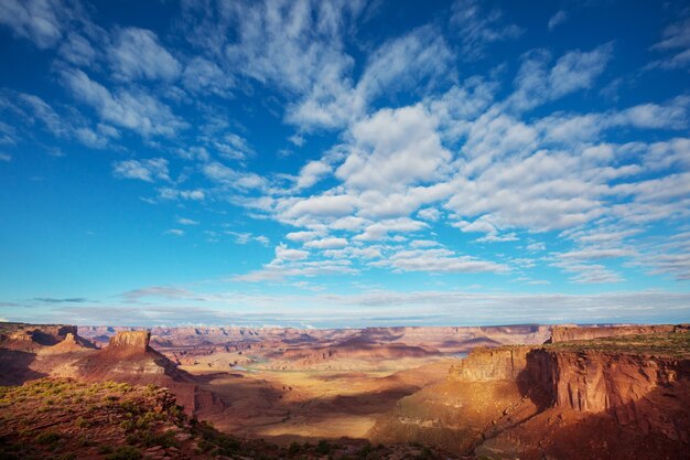 Randonnée dans le parc national de Canyonlands, Utah, USA.