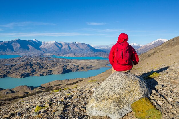 Randonneur dans le parc national Perito Moreno, Patagonie, Argentine