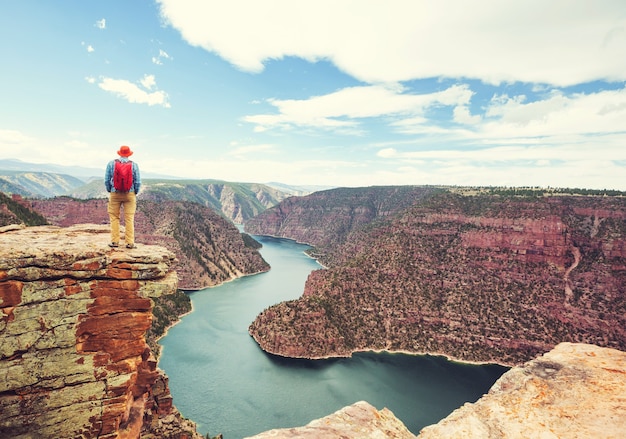 Randonneur dans la zone de loisirs de Flaming Gorge