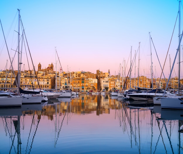 Rangées, de, bateaux voile, sur, Senglea, marina, malte