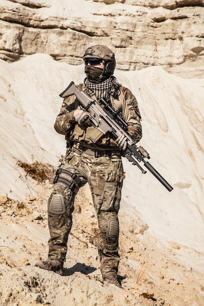 Ranger de l&#39;armée dans les montagnes