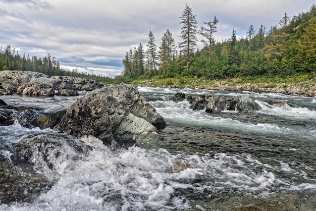 Un rapide sur la rivière nord