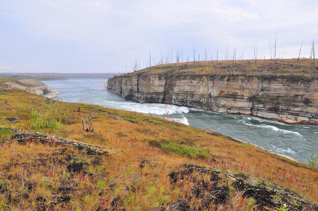 Les rapides sur la rivière