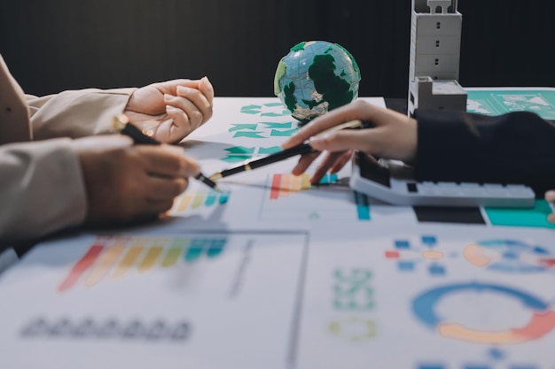 Rapport sur les prix de compensation du carbone Émission de CO2 Croissance future Net zéro déchet dans les SME éthiques du bureau Protéger le changement climatique Réchauffement climatique Projet sur les questions sociales Groupe des peuples d'Asie Plan sur les ODD respectueux de l'environnement