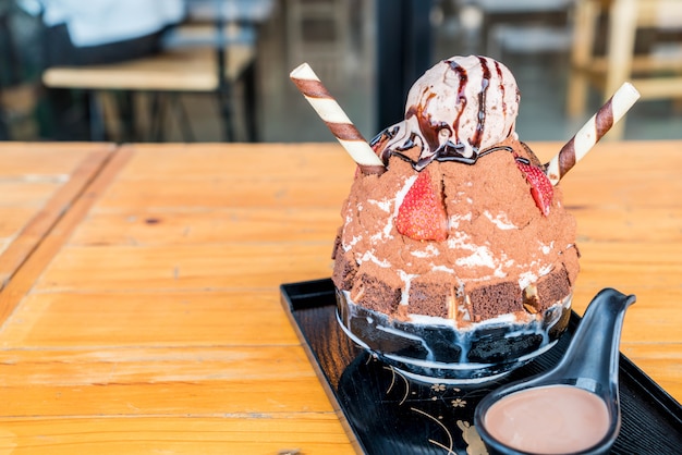 raser la glace au chocolat (bingsu)