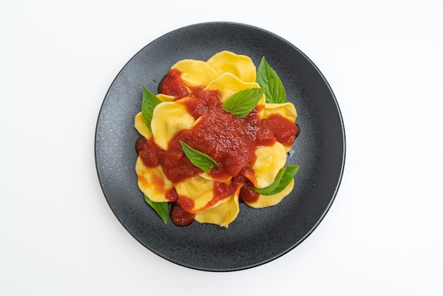 Raviolis à la sauce tomate et basilic