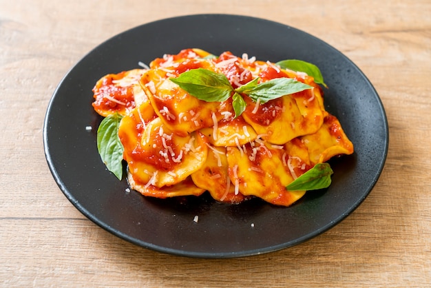 Raviolis à la sauce tomate et basilic