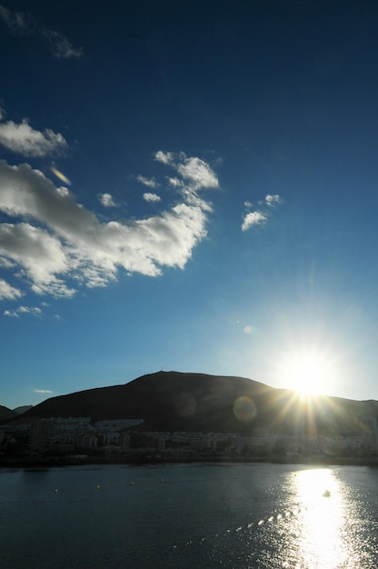 Rayons spectaculaires du coucher du soleil