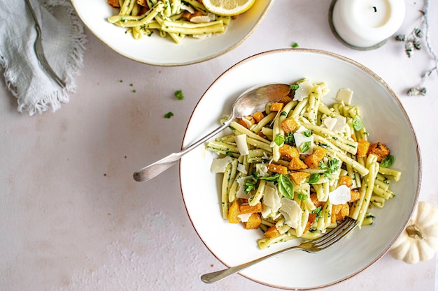 Recette de pâtes au pesto de courge musquée