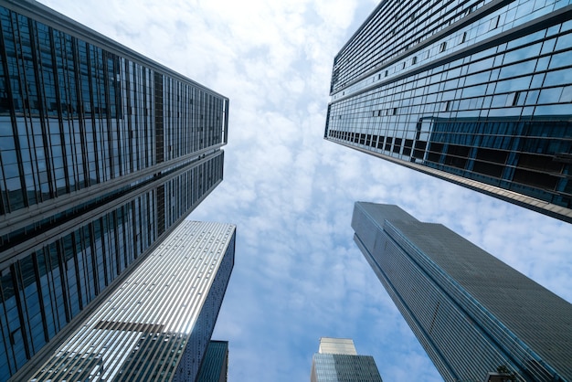 À la recherche d'un immeuble de bureaux moderne bleu