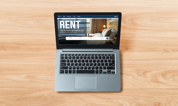 Recherche en ligne de locations immobilières sur l'ordinateur