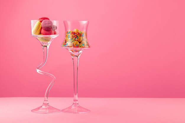 Récipients En Verre Avec Des Bonbons Et Des Bonbons