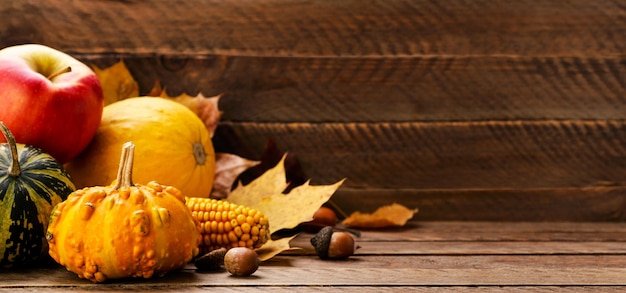 Récolte de fond d'automne sur un espace de copie de fond en bois Thanksgiving Day