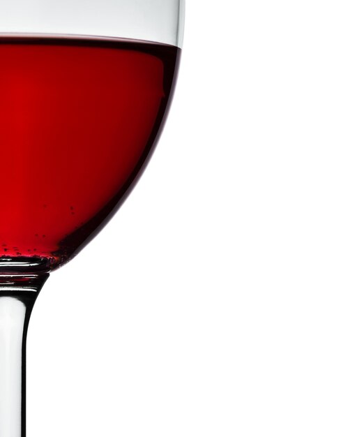 Récolte de verre à vin avec du vin rouge