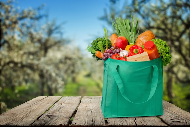 Recycler le sac d'épicerie