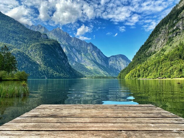 Photo réflexion de l'eau konigssee bavière allemagne