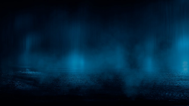 Réflexions d'asphalte humide rue sombre des rayons dans l'eau Résumé smog fumée bleu foncé vide scène sombre néon projecteurs