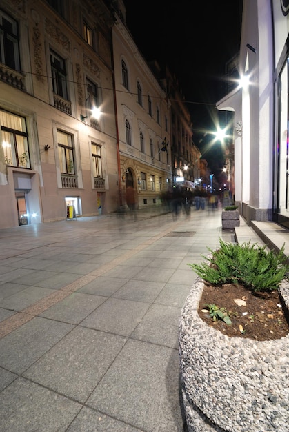 Un regard sur la ville la nuit