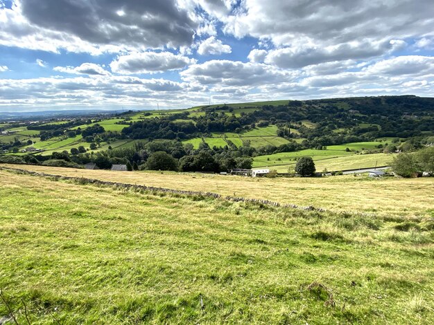 Photo en regardant vers halifax depuis les collines près de la vallée de shibden