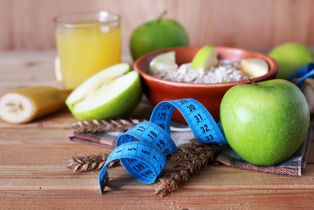 Régime de céréales de petit déjeuner de pommes de vitamine