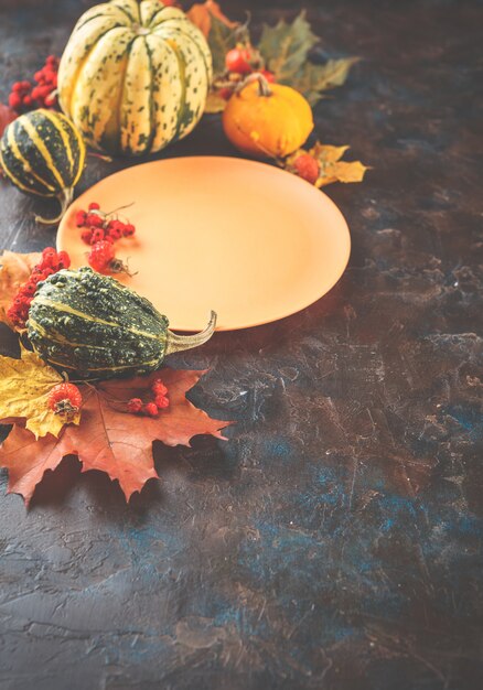 Réglage de la table d'automne.