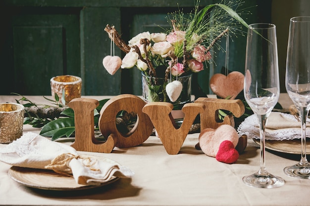 Réglage de la table de la Saint-Valentin