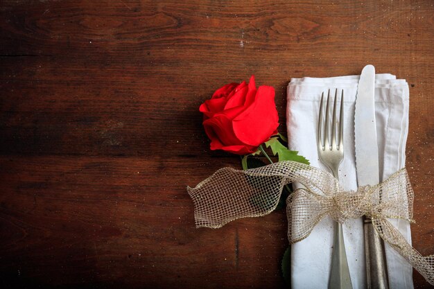 Réglage de la table de la Saint-Valentin