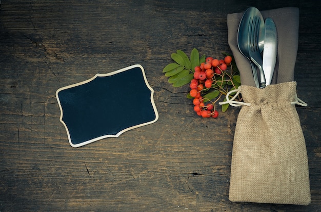 Réglage De La Table De Thanksgiving Avec Des Couverts