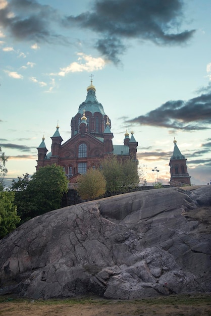 Remblai à Helsinki au soir d'été Finlande