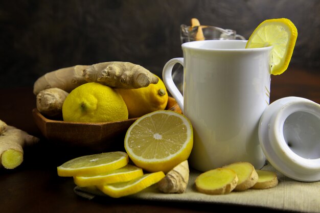 Remède maison au citron et au gingembre. remède contre la grippe