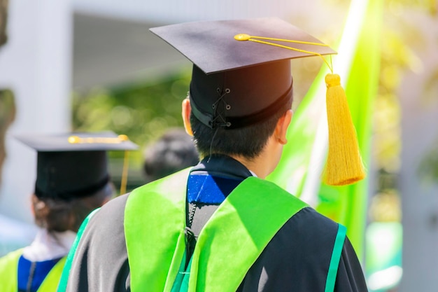 Remise des diplômes des étudiants au début de la réussite des diplômés de l'université Félicitations à l'éducation conceptuelle Cérémonie de remise des diplômes