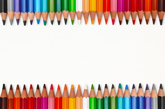 Remorquer des rangées de crayons colorés en ligne avec l'espace de copie