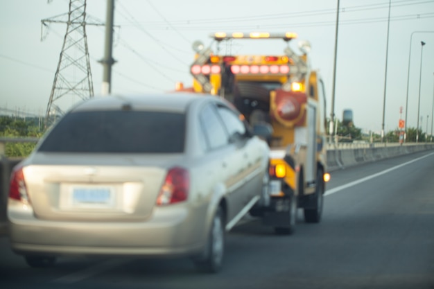 Remorquer une remorque sur l&#39;autoroute.