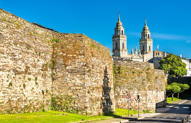 Remparts romains et cathédrale de Lugo