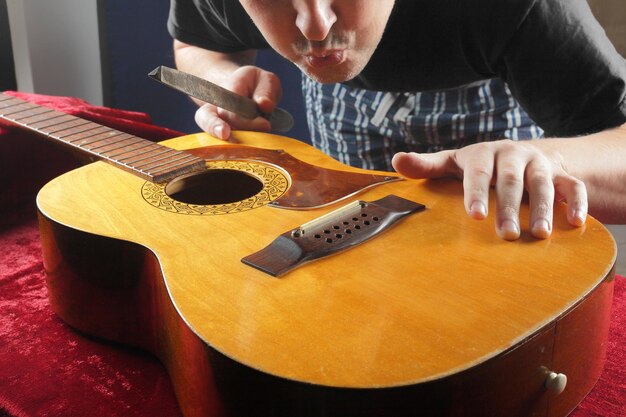 Réparation et service de guitare Pont d'écrou de meulage