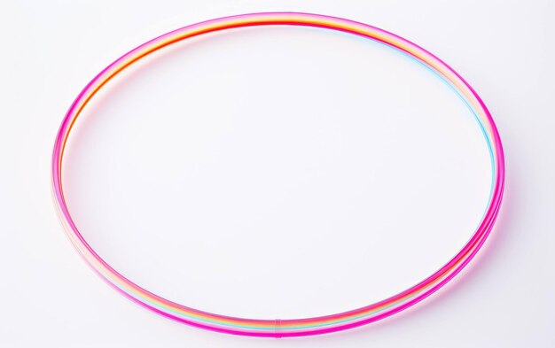 Des représentations hypnotisantes de hula-hoop sur fond blanc