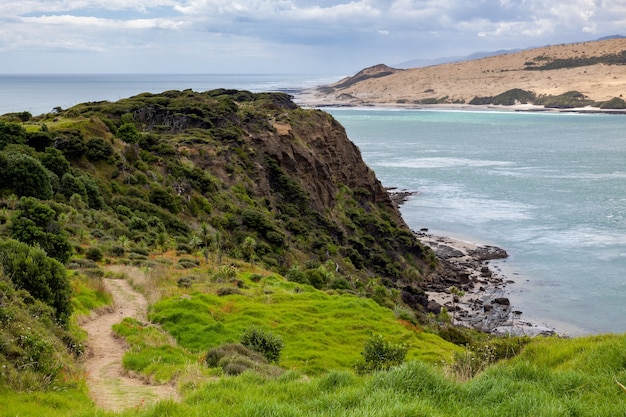 Réserve de loisirs de promenade côtière Arai-Te-Uru à Omapere en Nouvelle-Zélande