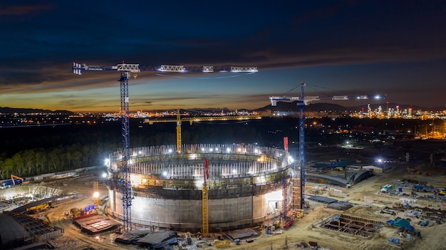 Réservoir en béton de vue aérienne pour l'approvisionnement en gaz