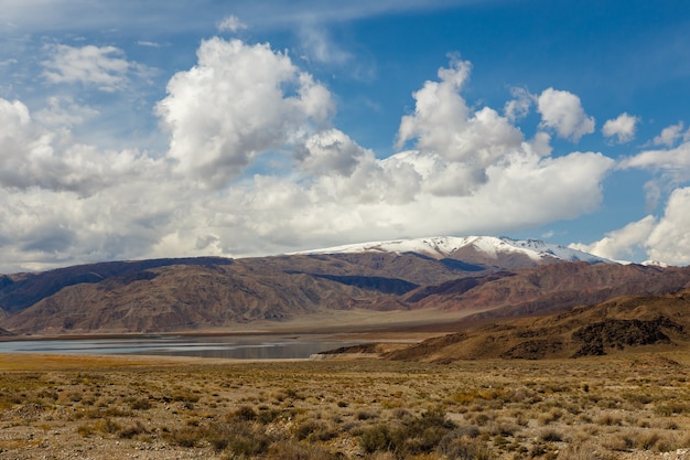 Réservoir Orto Tokoy, Kirghizistan, Asie centrale