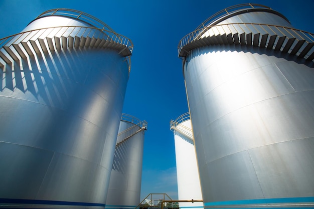 Réservoir de stockage de l'industrie chimique en acier au carbone blanc