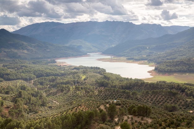 Réservoir Tranco de Beas près de Hornos, Cazola Segura et Parc National de Las Villas, Jaen, Espagne