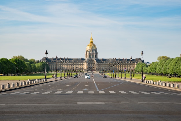 Résidence nationale des Invalides, complexe de musées et de monuments à Paris, en France.