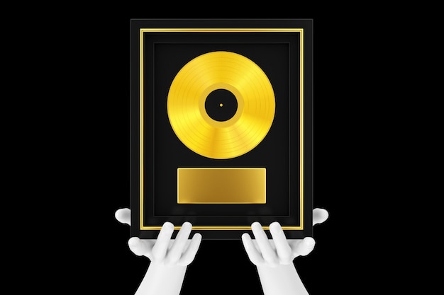 Résumé Mannequin Hands Holding Gold Vinyl Ou Cd Prize Award Avec étiquette Dans Un Cadre Noir Sur Fond Noir. Rendu 3d