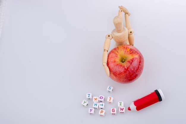 Retour au thème de l'école avec une pomme