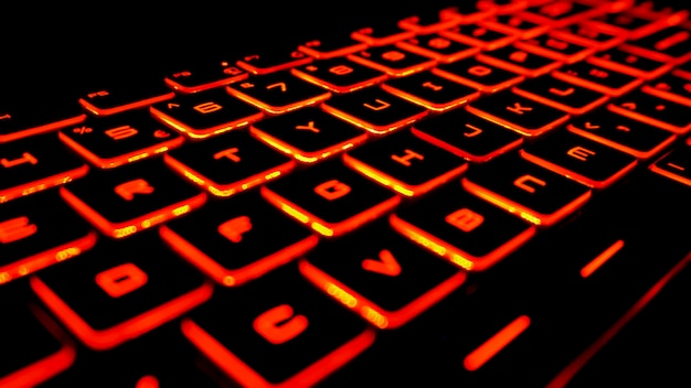 Rétroéclairage rouge sur le clavier