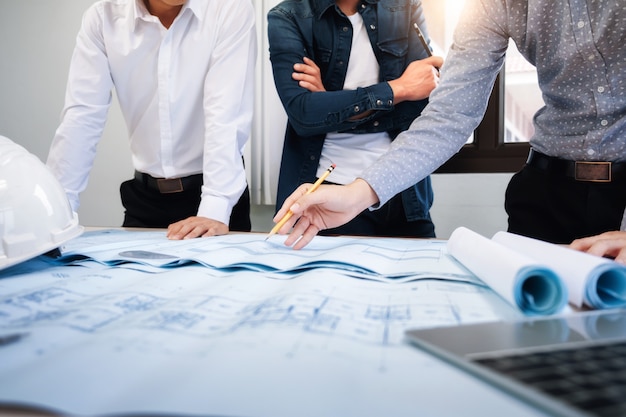 Réunion d&#39;ingénieur pour un projet architectural