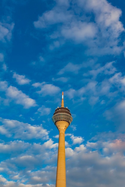 Rheinturm à Düsseldorf Allemagne