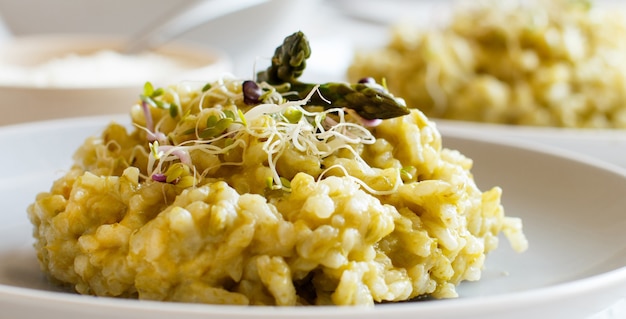 Risotto aux asperges au parmesan et au taleggio